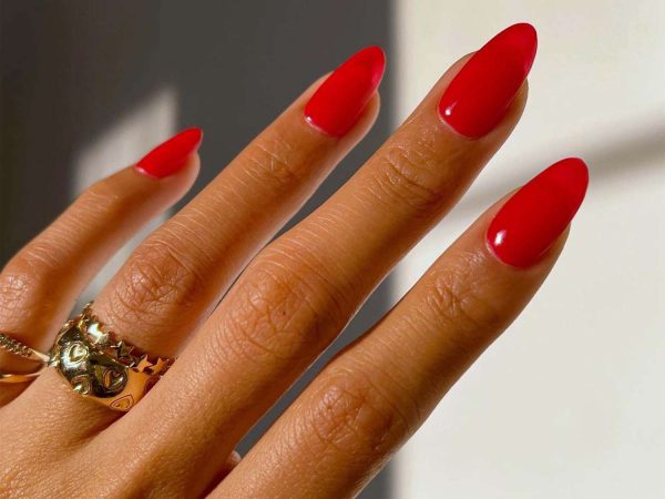 The Semi-Permanent Nail Polish Guide: Perfect, Long-Lasting Manicures Made Safe and Simple