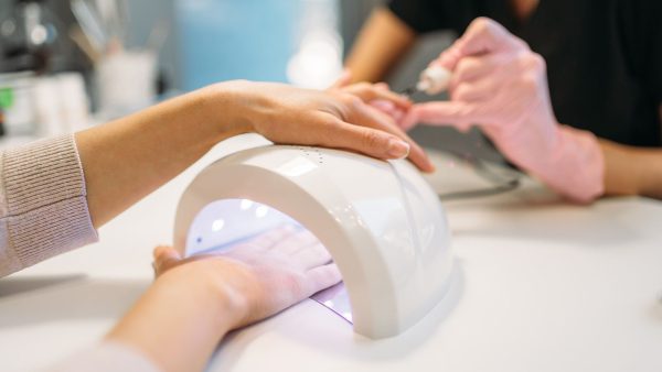 UV vs. LED Nail Lamps: The Complete Guide to Faster, Safer, and More Reliable Curing